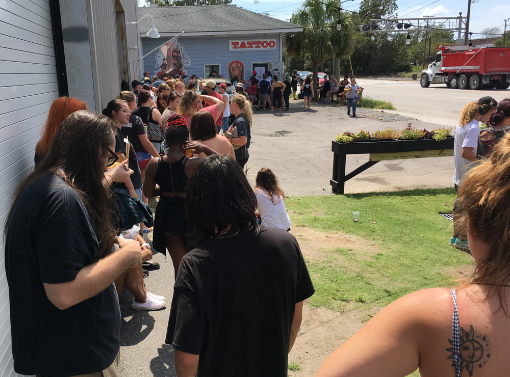 Blu Gorilla was within sight by 1:15 p.m., but patrons at this point in line were still hours from getting inked. (Photo/Patrick Hoff)