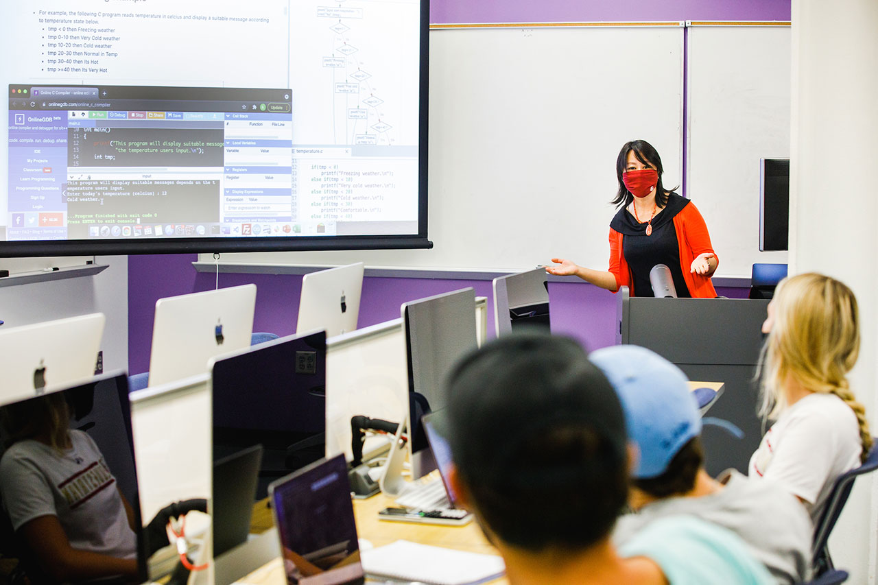 Professor Kebin Xu teaches her course on engineering programming. (Photo/Provided)