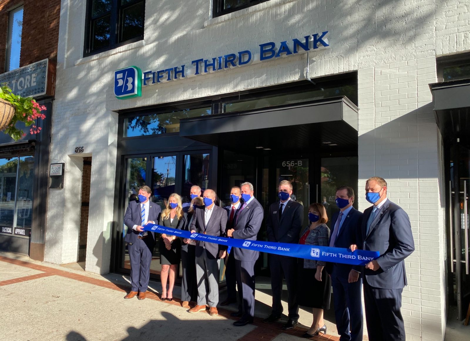 Fifth Third Bank representatives and Greenville Mayor Knox White cut the ribbon on the bank's new Main Street retail branch. (Photo/Provided)