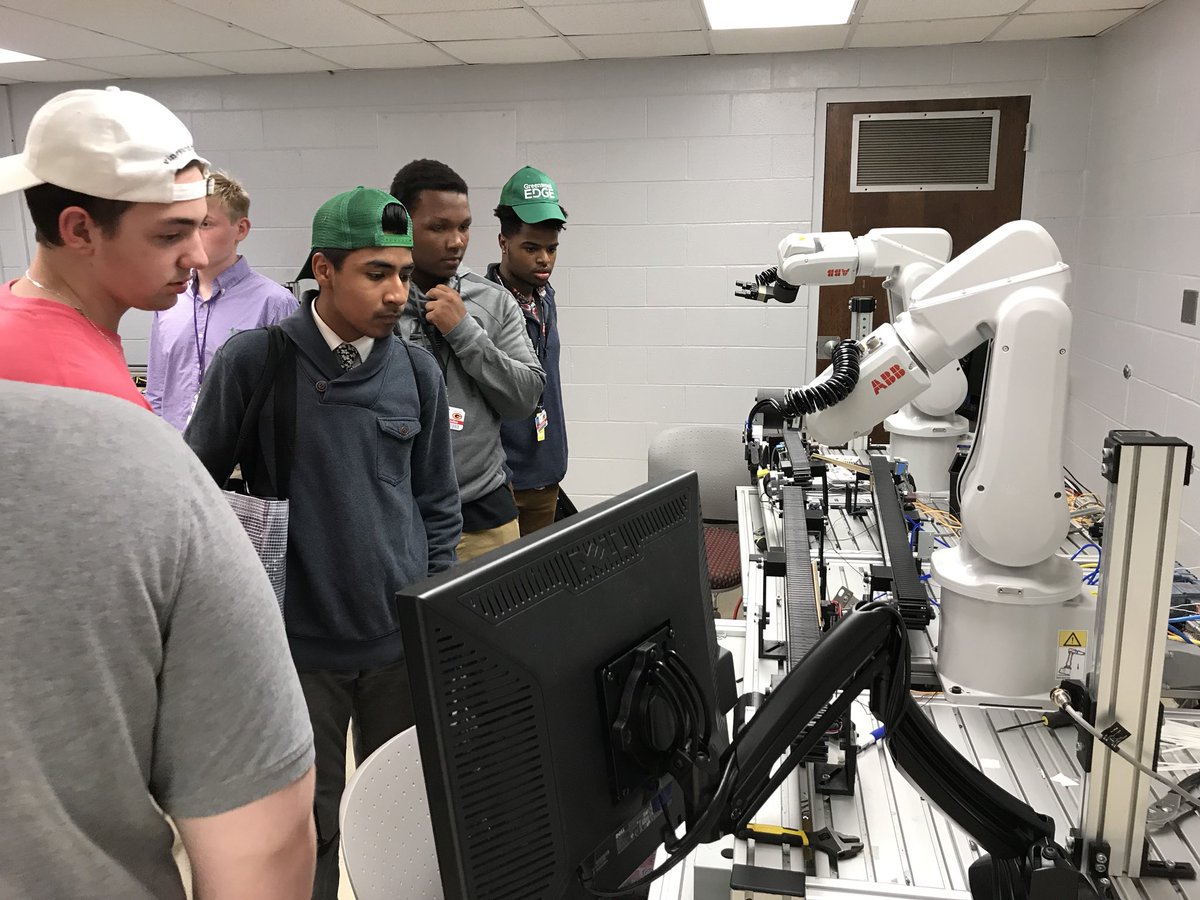 Greenwood Edge students tour Piedmont Technical College. (Photo/Provided)