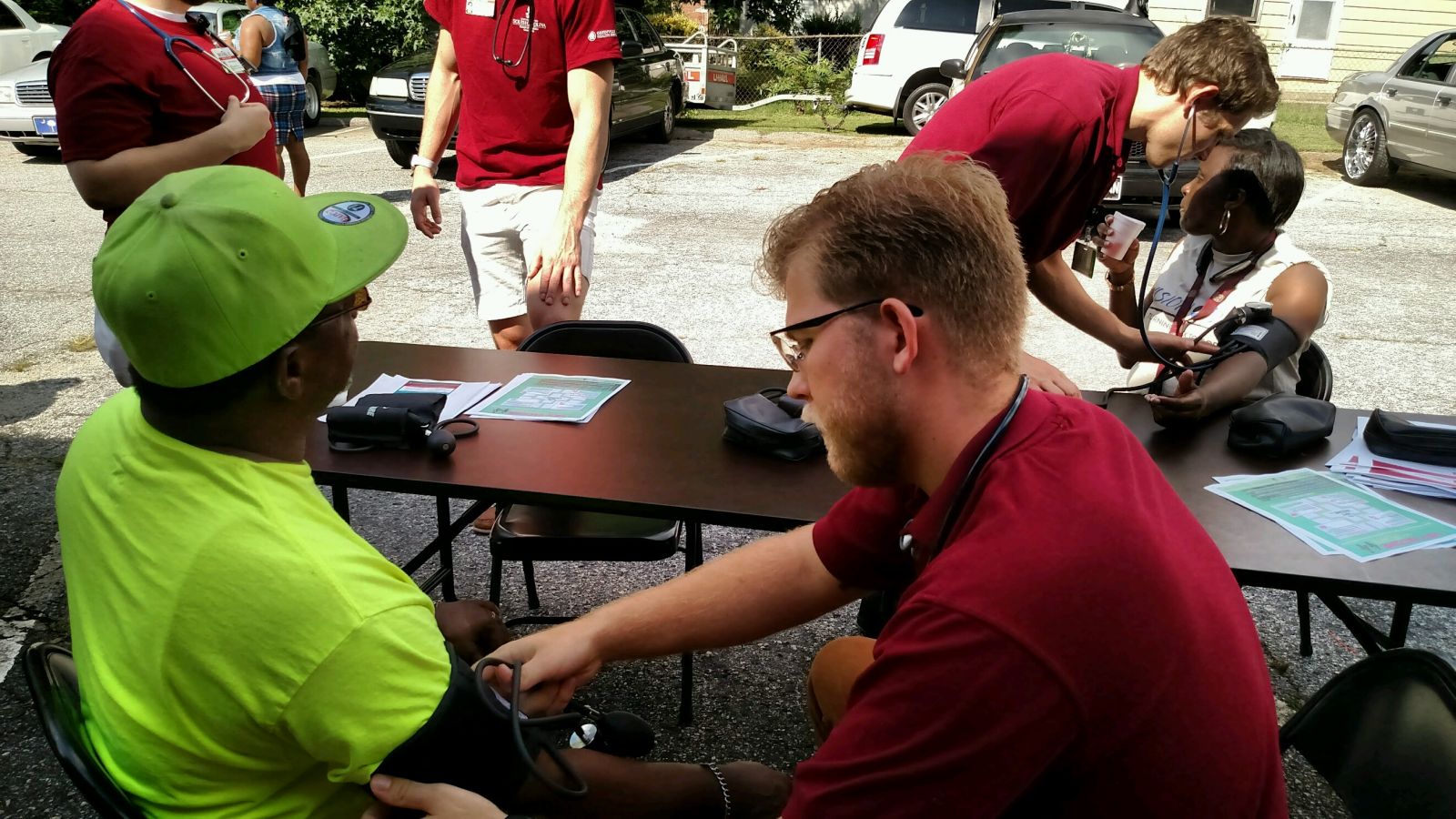 Students in the USC program serve Nicholtown residents. (Photo/Provided)
