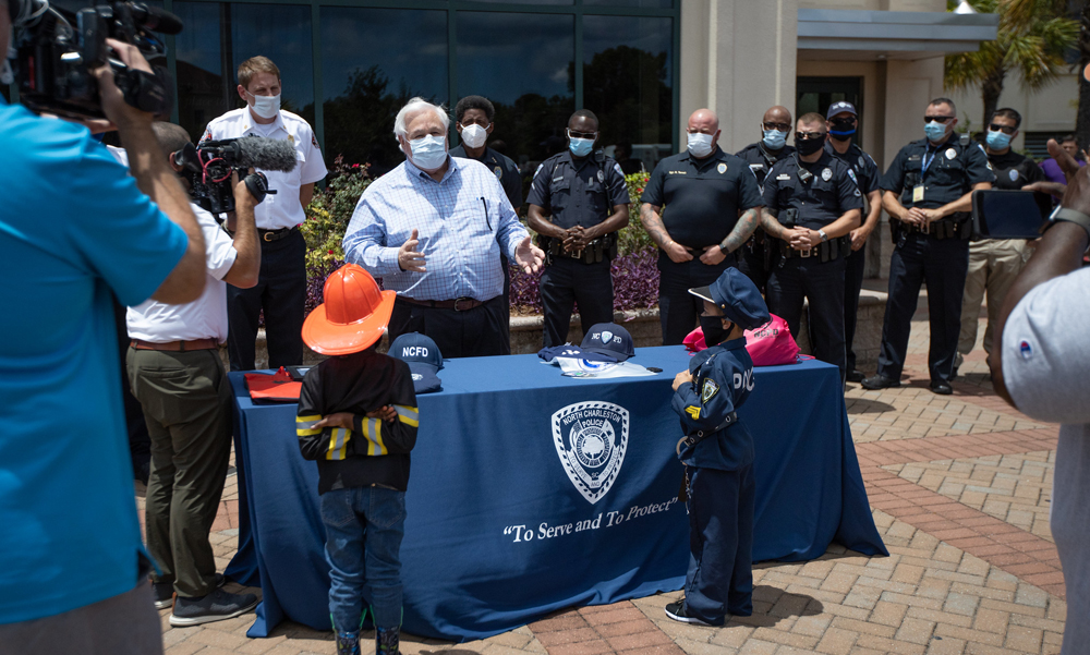 North Charleston Mayor Keith Summey talks to a group of Future 1st Responders during a public event last week outside North Charleston City Hall. Summey is urging residents to wear masks, and the city plans to distribute thousands this week. (Photo/North Charleston)