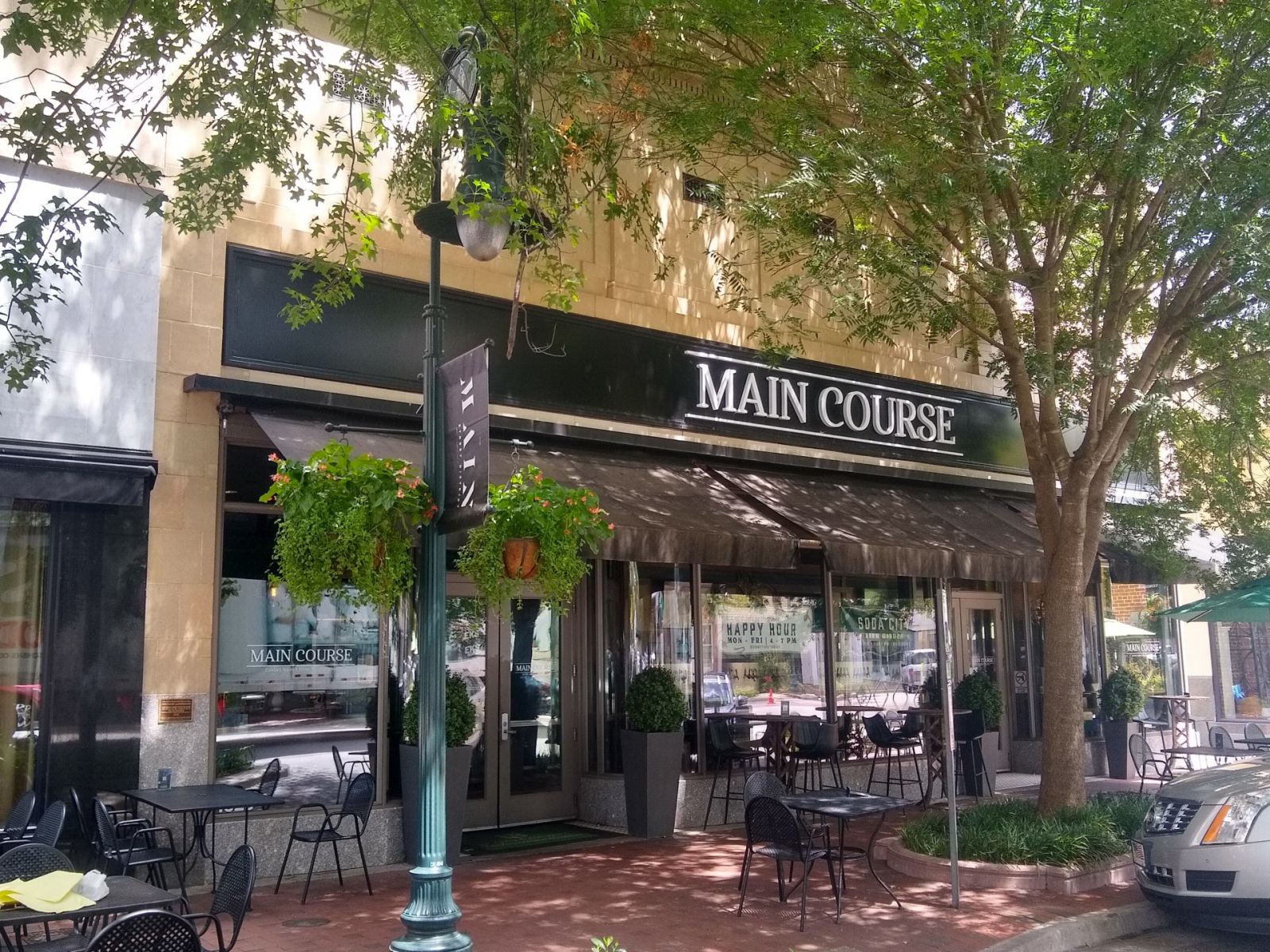 The Main Course at 1624 Main St. will be shutting down in late August. (Photo/Christina Lee Knauss)