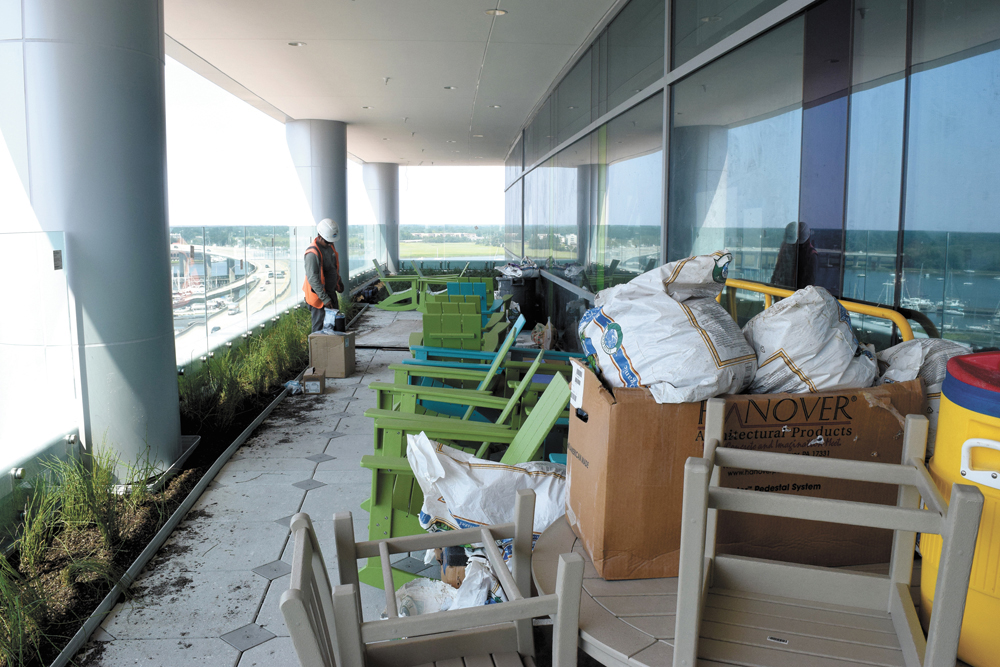 The seventh floor will include an outdoor balcony with chairs and tables to allow patients, families and caregivers to get fresh air without having to go to the ground floor.
